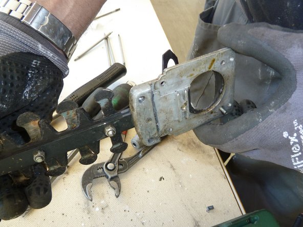 Hedge Trimmer: step 6, image 3 of 3