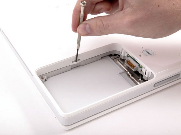 iBook G4 12" 800 MHz-1.2 GHz Fan Replacement: step 9, image 1 of 1