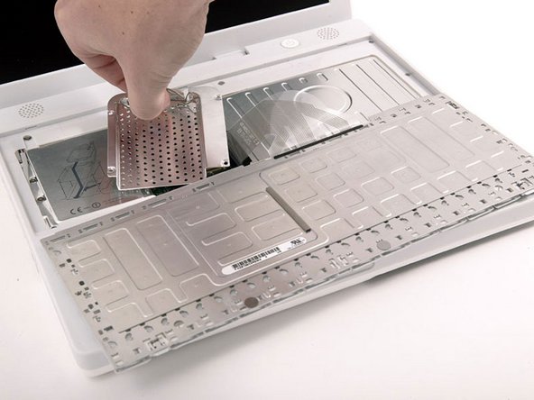 iBook G4 12" 800 MHz-1.2 GHz Keyboard Replacement: step 8, image 1 of 1