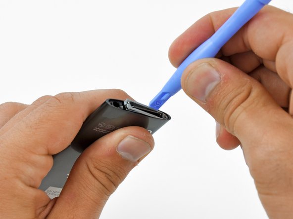 iPod Nano 5th Generation Logic Board Assembly Replacement: step 11, image 2 of 3