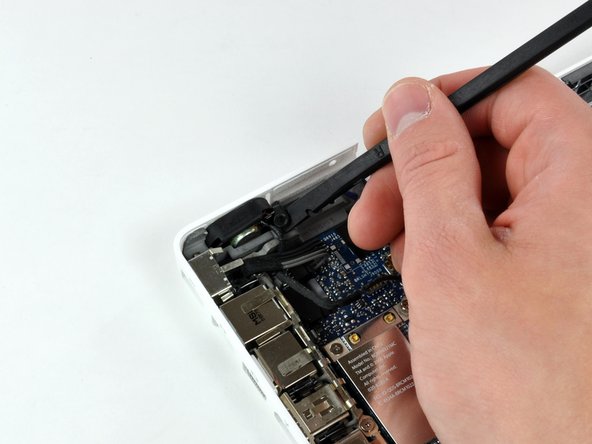 MacBook Core 2 Duo Lower Case Replacement: step 42, image 1 of 2