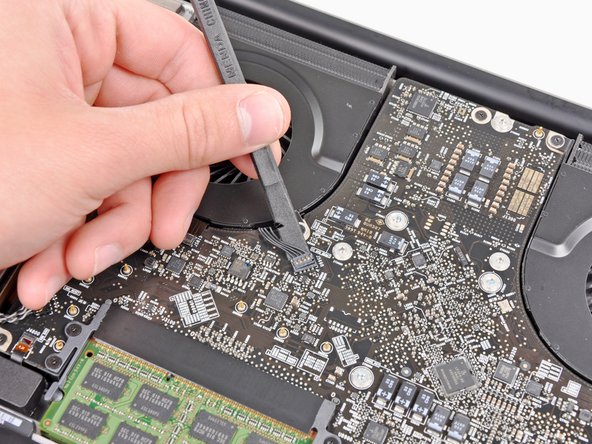 MacBook Pro 17" Unibody Right Fan Replacement: step 4, image 1 of 3