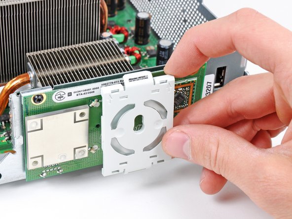Xbox 360 GPU Heat Sink Replacement: step 36, image 3 of 3