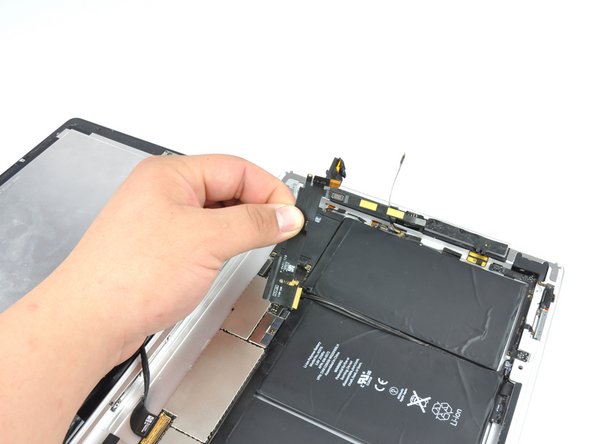iPad 2 CDMA Logic Board Replacement: step 36, image 1 of 1