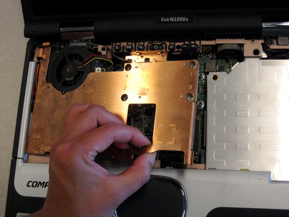 Compaq Evo N1000v Fan Replacement: step 14, image 1 of 1