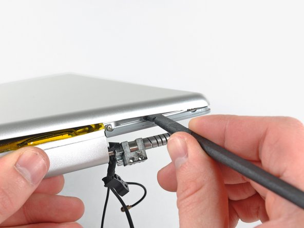 PowerBook G4 Aluminum 17" 1.67 GHz (High-Res) Inverter Cable Replacement: step 40, image 1 of 1