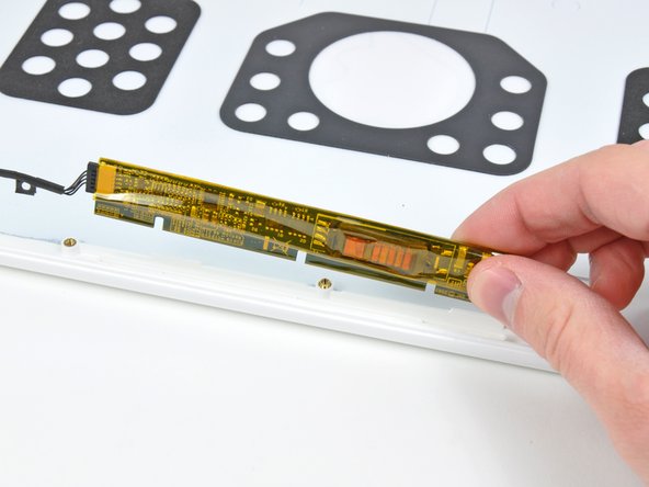 MacBook Core 2 Duo Rear Display Bezel Replacement: step 60, image 1 of 1