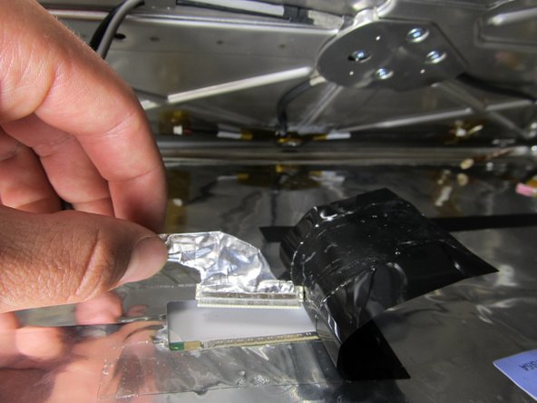 iMac G4 17 800 MHz EMC 1936 LCD Replacement: step 7, image 2 of 2