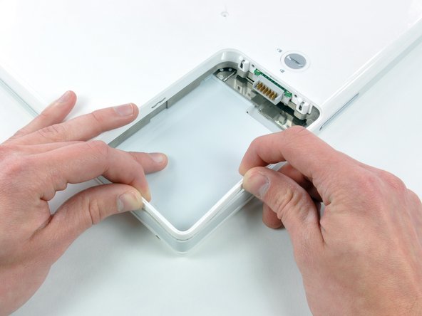 iBook G4 12" 1.33 GHz Hinge Grill Replacement: step 10, image 1 of 1