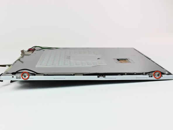 iBook G4 12" 1.33 GHz Clutch Cover Replacement: step 54, image 2 of 2