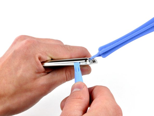 iPod Nano 3rd Generation Display Replacement: step 4, image 1 of 1