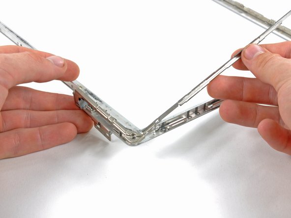 PowerBook G4 Aluminum 12" 867 MHz Left Clutch Hinge Replacement: step 83, image 1 of 1