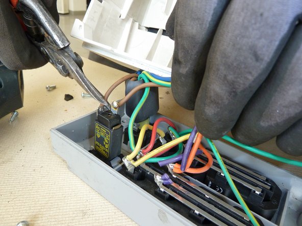 UPS (Uninterrupted Power Supply): step 3, image 2 of 2