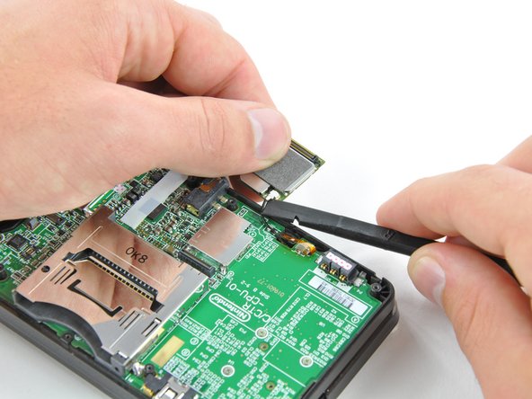 Nintendo 3DS Circle Pad Replacement: step 14, image 2 of 3