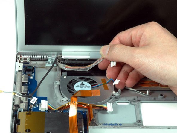 MacBook Pro 17" Models A1151 A1212 A1229 and A1261 Heat Sink Replacement: step 30, image 1 of 1