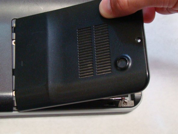 Sony Vaio PCG-7A2L Back Cover Replacement: step 6, image 3 of 3