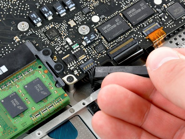 MacBook Pro 15" Unibody Late 2008 and Early 2009 Heat Sink Replacement: step 17, image 1 of 1