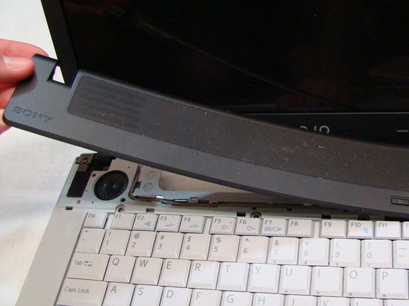 Sony Vaio PCG-7A2L Keyboard Replacement: step 15, image 2 of 3