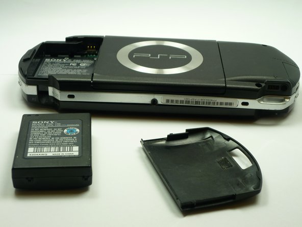 PSP 1000 UMD Door Replacement: step 3, image 2 of 2