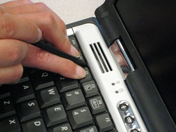 Compaq Evo N1000v Keyboard Replacement: step 5, image 1 of 1