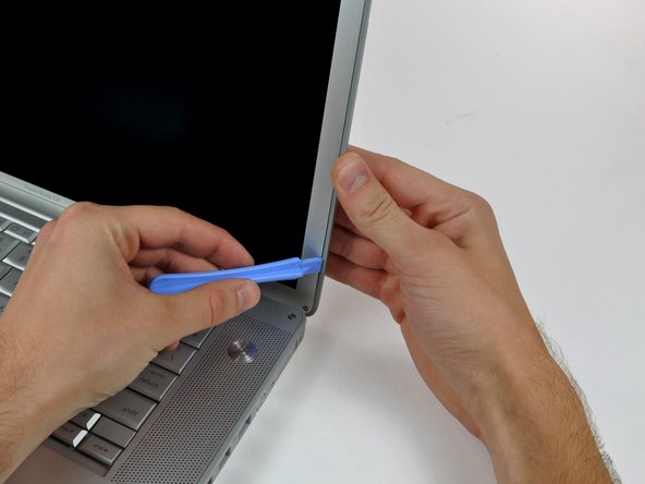 PowerBook G4 Aluminum 15" 1.5-1.67 GHz Display Inverter Replacement: step 5, image 1 of 2