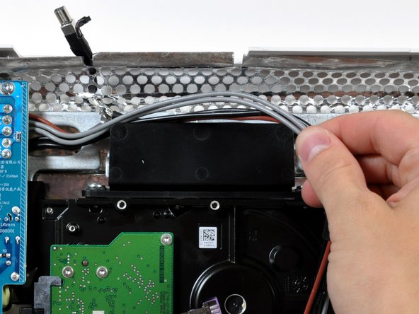 iMac Intel 17" Heat Sink Replacement: step 29, image 1 of 1