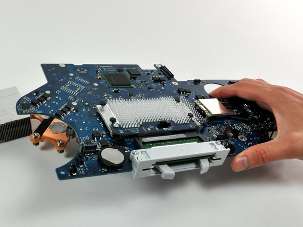 iMac Intel 17" Heat Sink Replacement: step 38, image 1 of 1