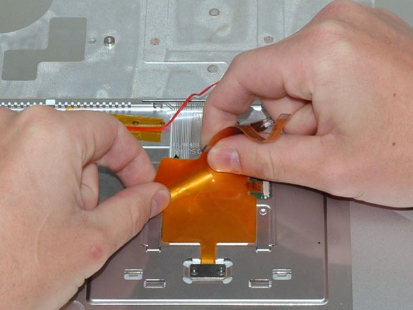 PowerBook G4 Aluminum 17" 1-1.67 GHz Keyboard (1.67 GHz LR) Replacement: step 14, image 1 of 1