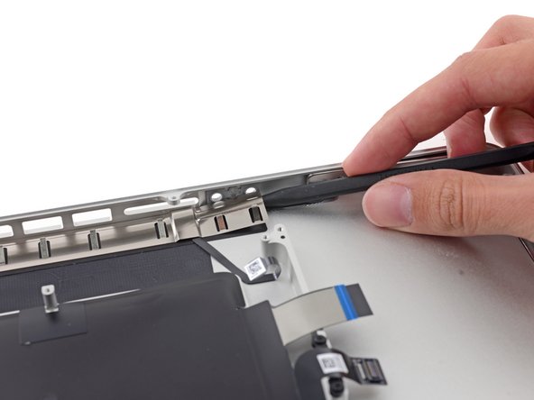 MacBook Pro 15" Unibody Early 2011 Upper Case Replacement: step 44, image 2 of 2