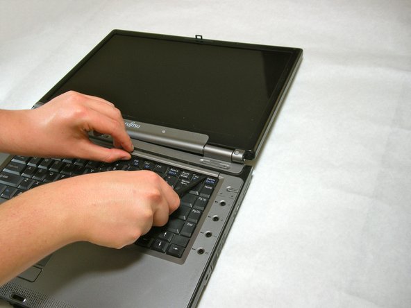 Fujitsu LifeBook N3510 Optical Drive Replacement: step 5, image 3 of 3