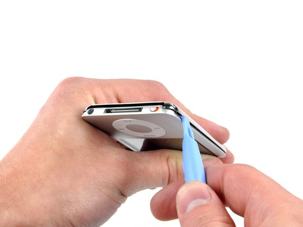 iPod Nano 3rd Generation Logic Board Replacement: step 5, image 1 of 2