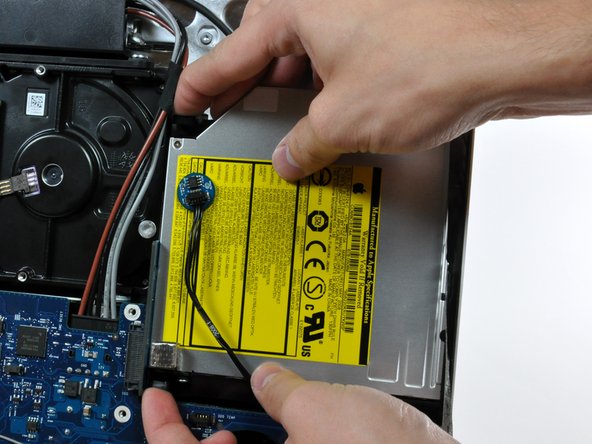 iMac Intel 17" Hard Drive Fan Replacement: step 28, image 1 of 2