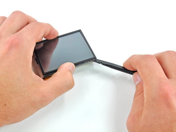 Nintendo 3DS Lower LCD Replacement: step 27, image 1 of 2