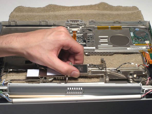 PowerBook G4 Titanium Onyx Inverter Board Replacement: step 36, image 1 of 1