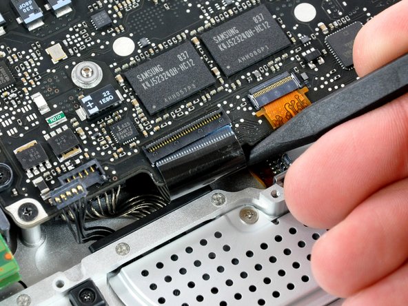 MacBook Pro 15" Unibody Late 2008 and Early 2009 Heat Sink Replacement: step 18, image 2 of 2