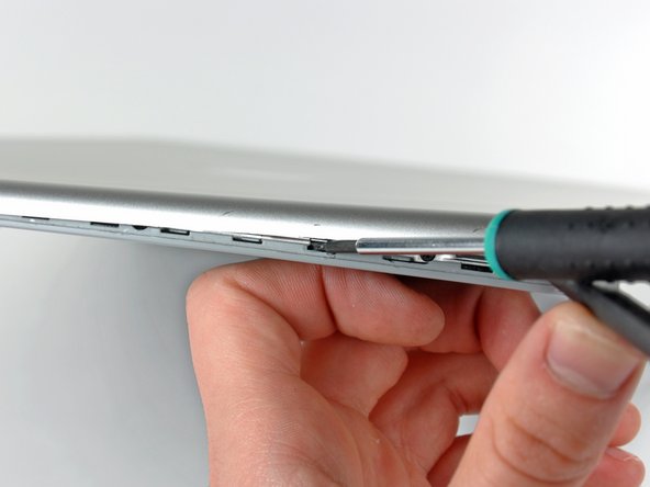 PowerBook G4 Aluminum 17" 1-1.67 GHz Front Display Bezel Replacement: step 21, image 2 of 3