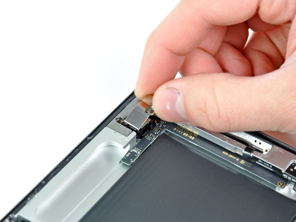 iPad 2 Wi-Fi EMC 2415 Rear Facing Camera Replacement: step 30, image 2 of 3