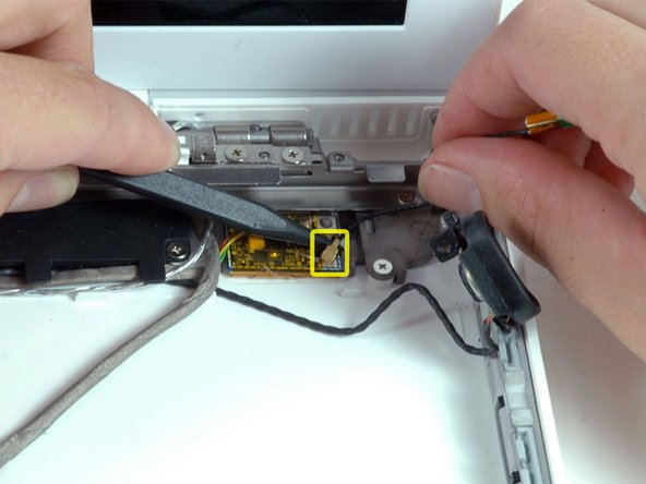MacBook Core Duo Bluetooth Antenna Replacement: step 26, image 1 of 1