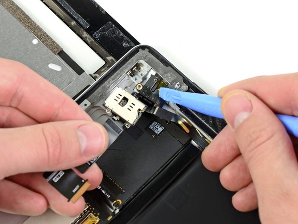iPad 2 GSM Microphone Replacement: step 34, image 1 of 1
