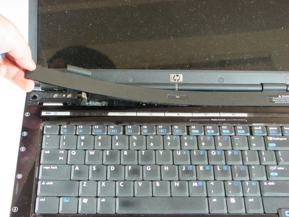 HP Pavilion dv5000 Screen Replacement: step 9, image 1 of 1