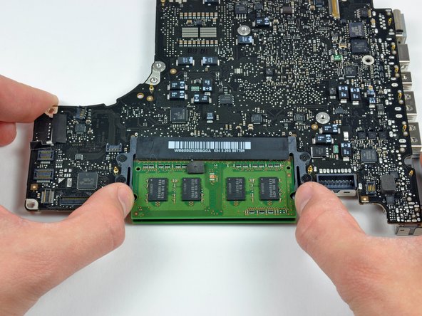 MacBook Pro 13" Unibody Mid 2010 Logic Board Replacement: step 27, image 1 of 2