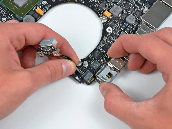 MacBook Pro 15" Unibody Mid 2010 Logic Board Replacement: step 33, image 1 of 1