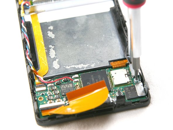 Microsoft Zune 80 Screen Replacement: step 8, image 2 of 3