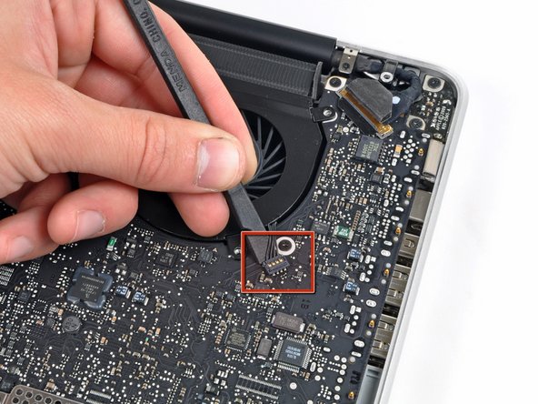 MacBook Pro 15" Unibody Mid 2010 Logic Board Replacement: step 8, image 1 of 3