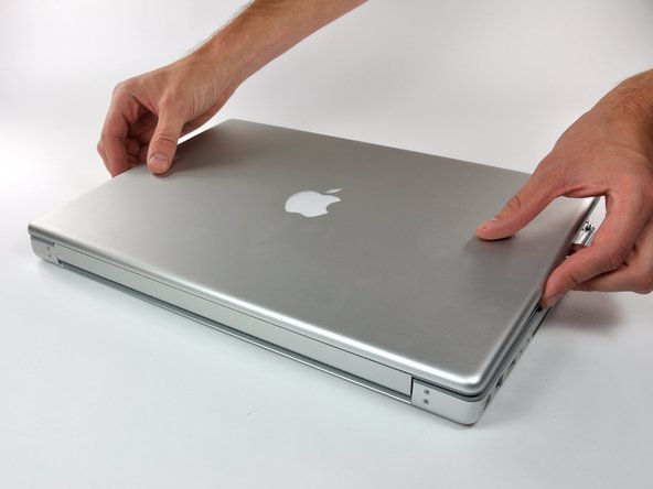 PowerBook G4 Aluminum 15" 1-1.5 GHz Display Inverter Replacement: step 10, image 1 of 3