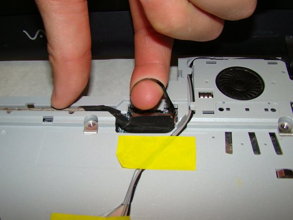 Sony Vaio PCG-7A2L LCD Screen Replacement: step 20, image 2 of 3