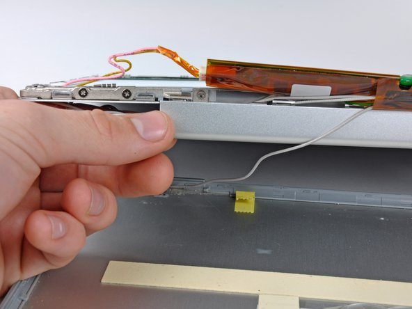 PowerBook G4 Aluminum 12" 867 MHz Right Clutch Hinge Replacement: step 74, image 1 of 2