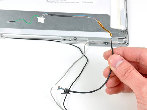 PowerBook G4 Aluminum 17" 1.67 GHz (High-Res) Inverter Cable Replacement: step 57, image 1 of 1