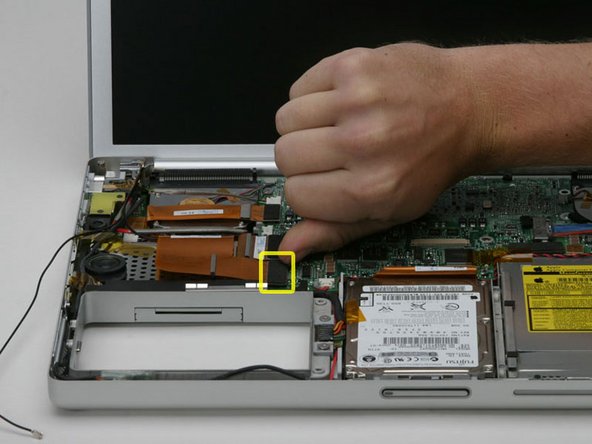 PowerBook G4 Aluminum 15" 1-1.5 GHz DC & Sound Card Replacement: step 18, image 1 of 1