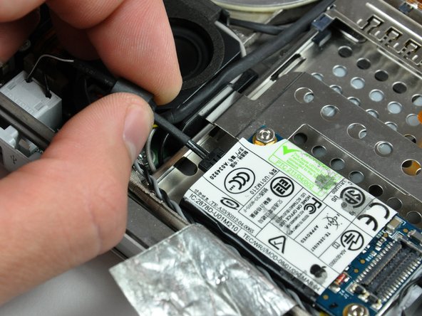 PowerBook G4 Aluminum 17" 1.67 GHz (High-Res) AirPort/Bluetooth Board Replacement: step 13, image 1 of 1